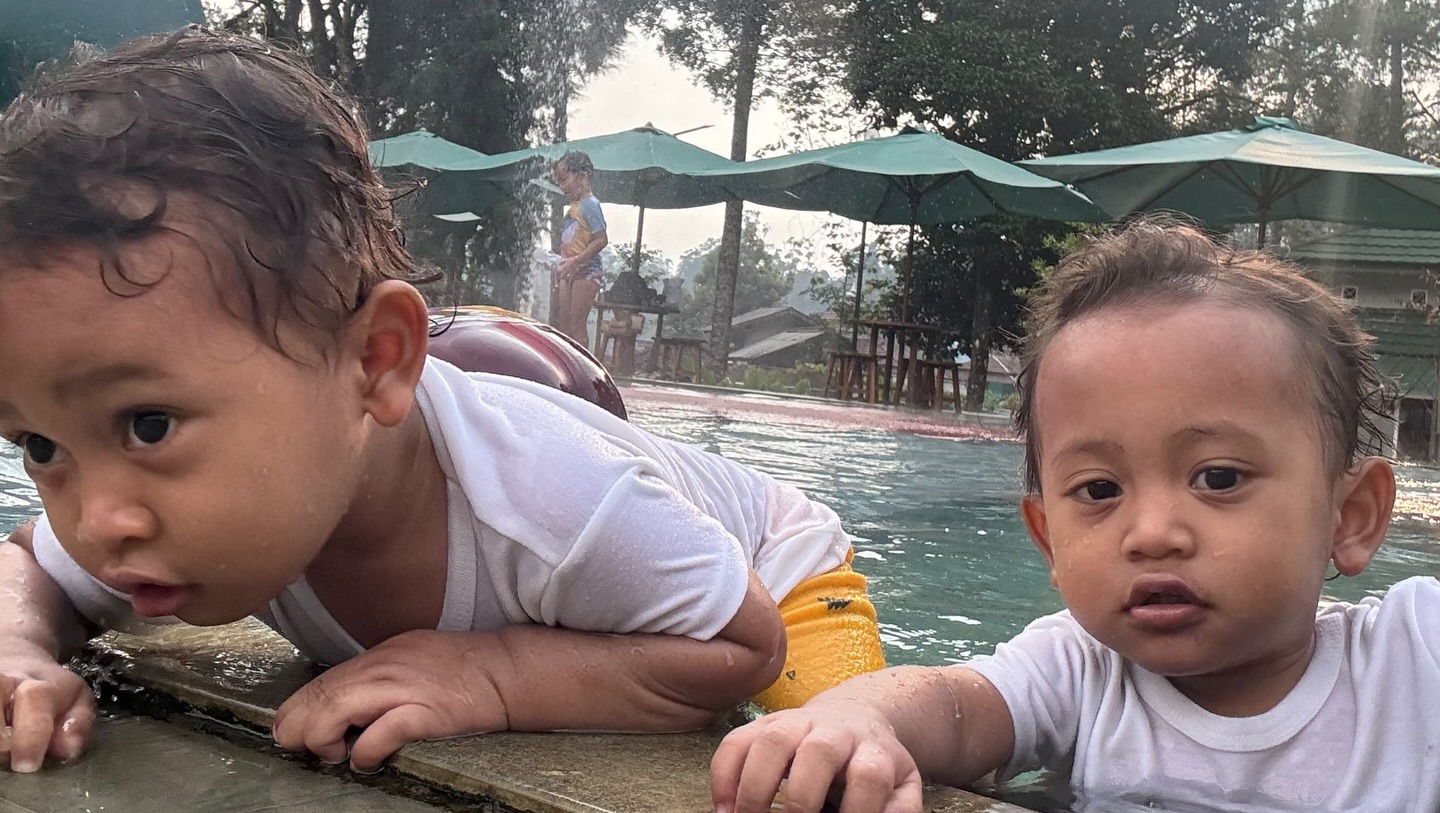 AL & ABI bermain air